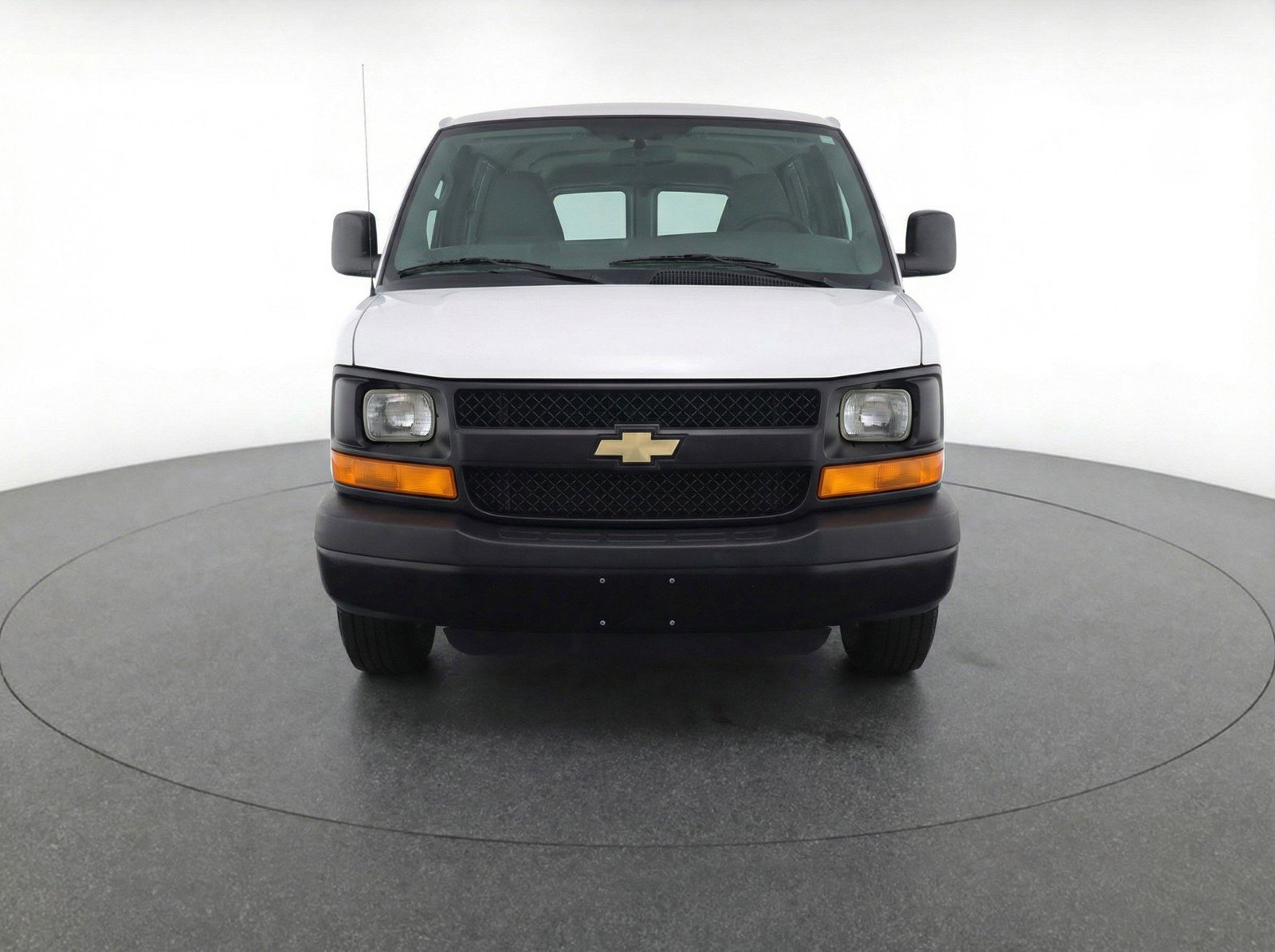 Used 2025 Chevrolet Express 3500 LT w/ LT Preferred Equipment Group image 2