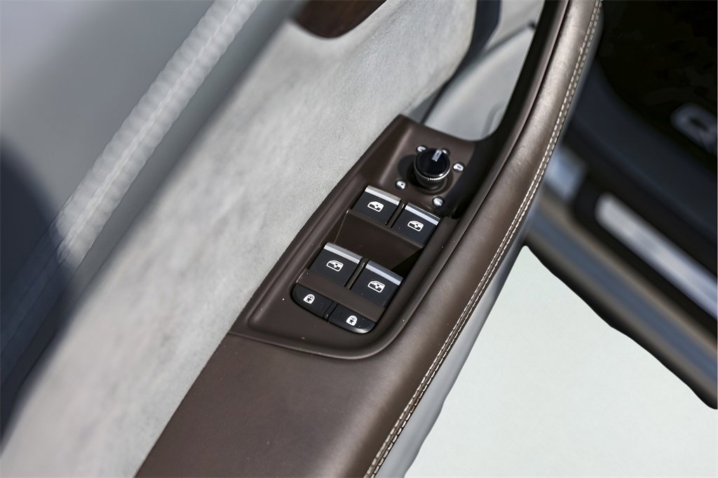 Used 2024 Audi Q8 Prestige image 27