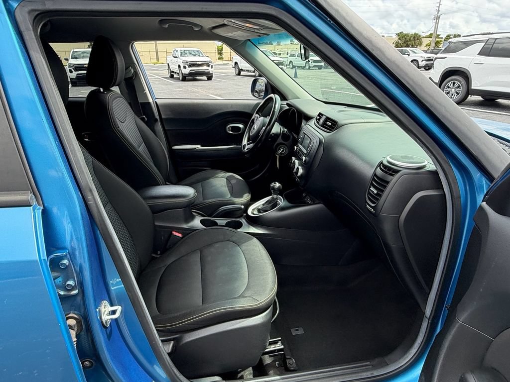 Used 2016 Kia Soul + w/ Designer's Package FWD image 16