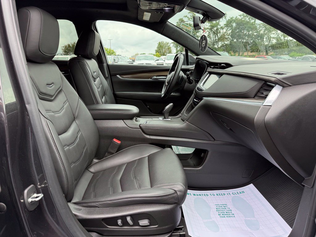 Used 2019 Cadillac XT5 Platinum AWD/4WD image 14