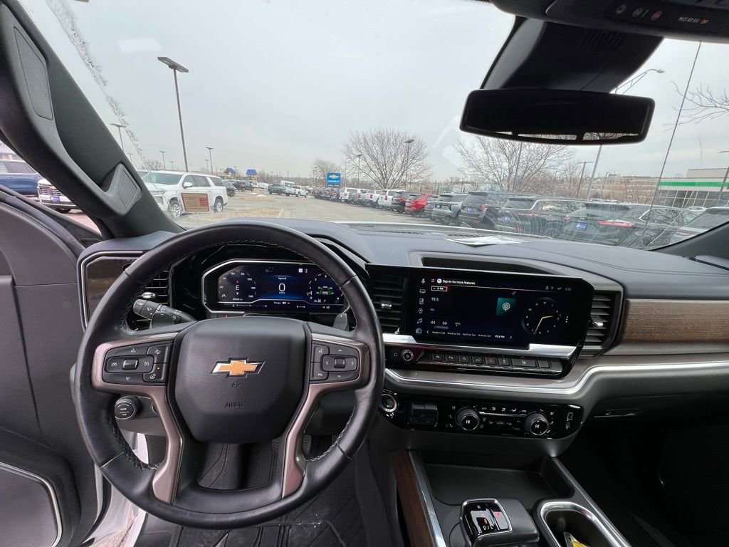 Used 2022 Chevrolet Silverado 1500 High Country w/ High Country Premium Package image 43