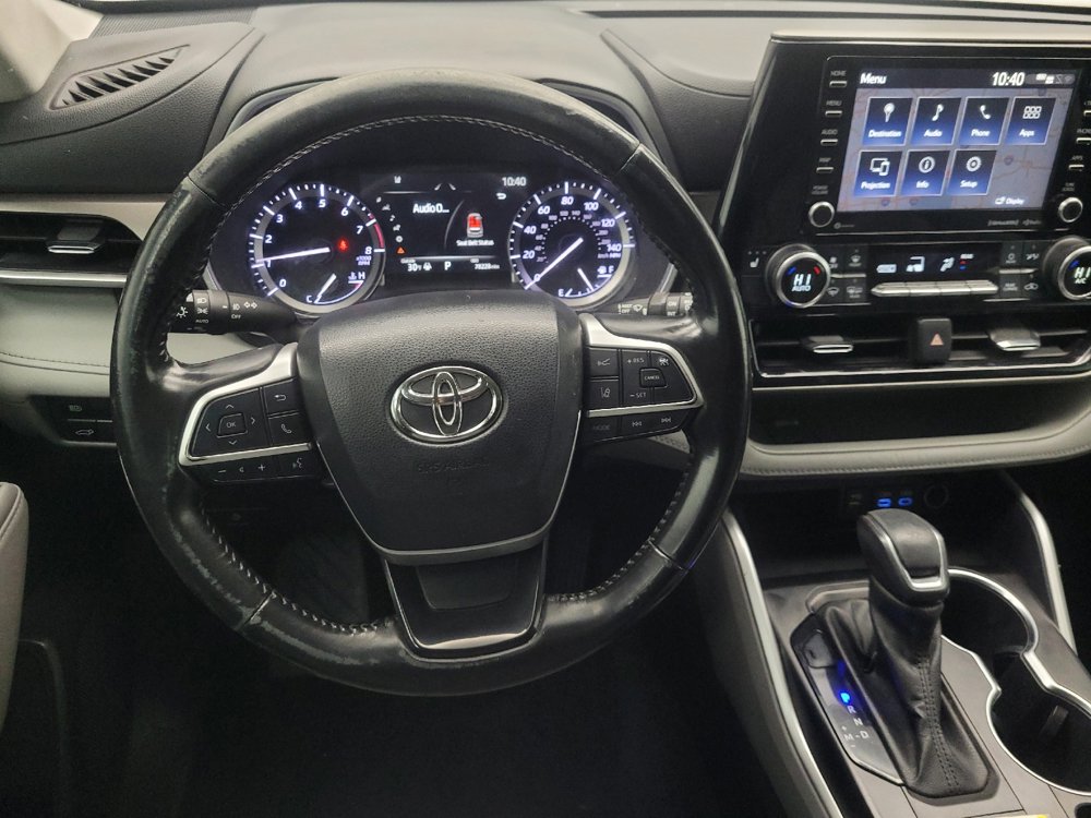 Used 2022 Toyota Highlander XLE image 22