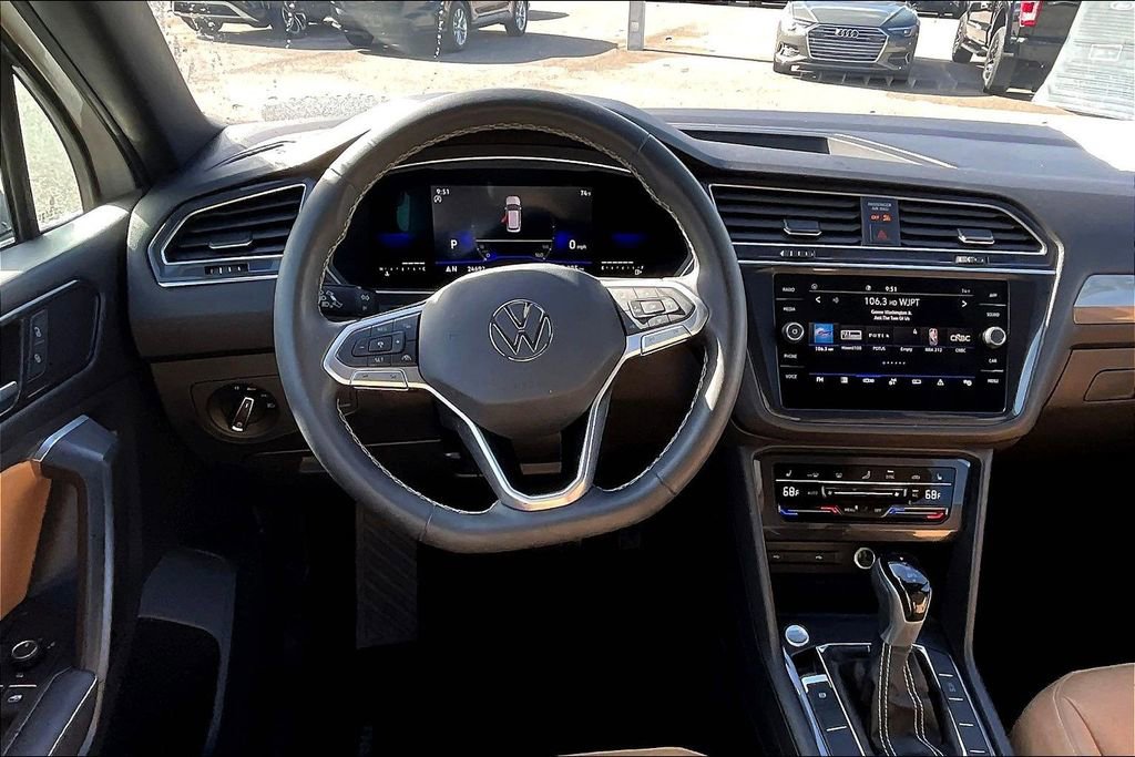 Certified 2023 Volkswagen Tiguan SE w/ Panoramic Sunroof Package image 19