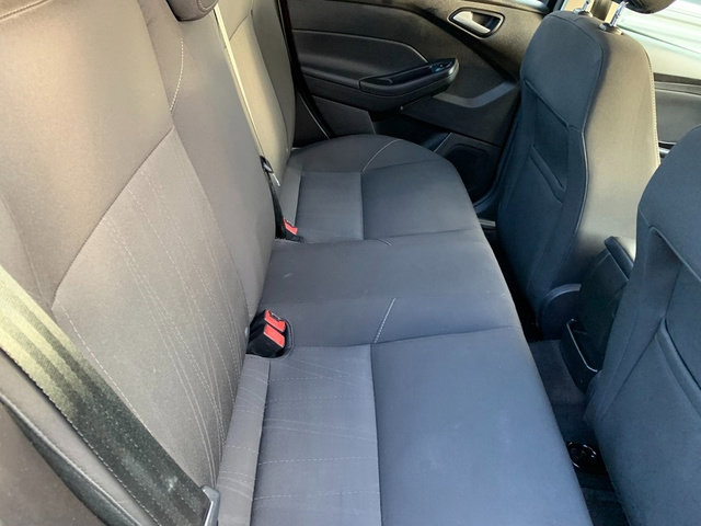 Used 2016 Ford Focus SE w/ SE Sport Package image 14