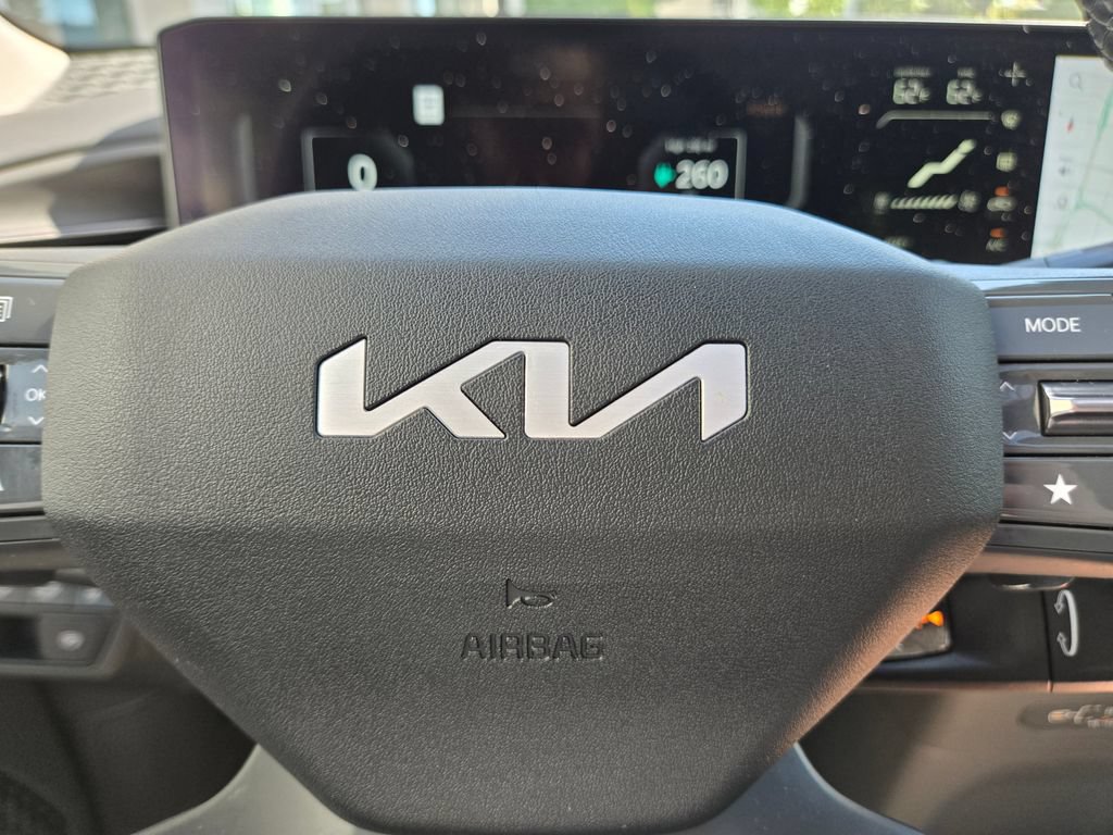 Certified 2024 Kia EV9 Wind AWD/4WD image 28