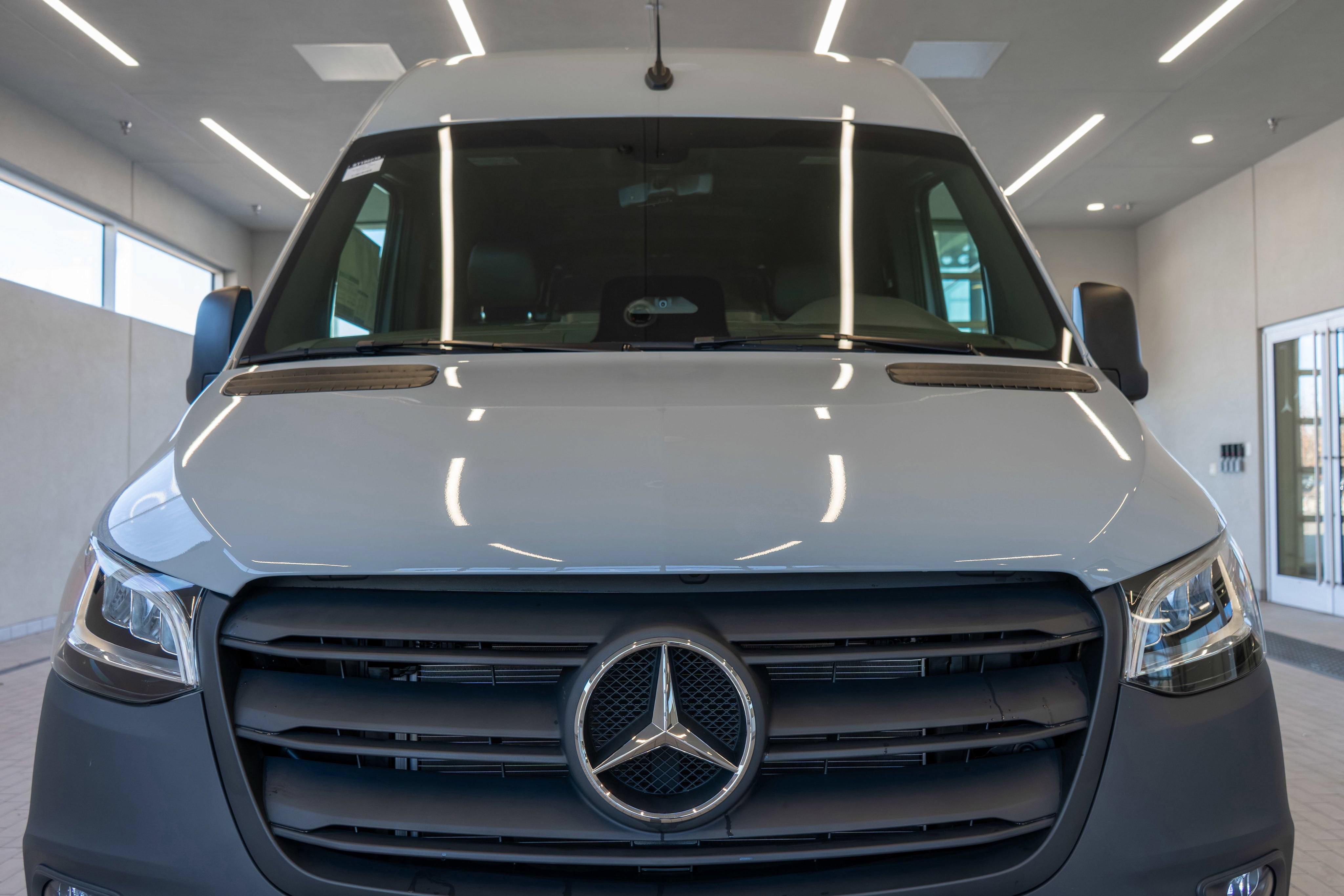 Used 2025 Mercedes-Benz Sprinter 2500 image 18