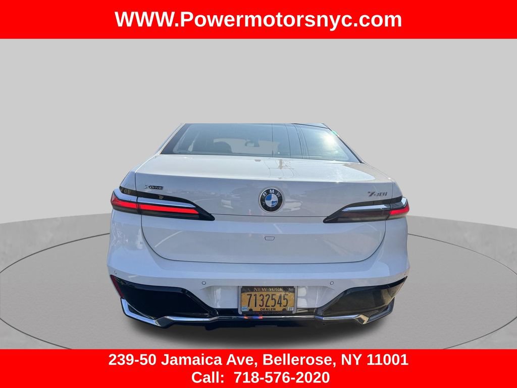 Used 2024 BMW 740i xDrive AWD/4WD image 10