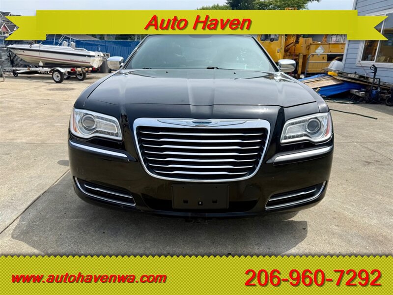 Used 2014 Chrysler 300 RWD image 3