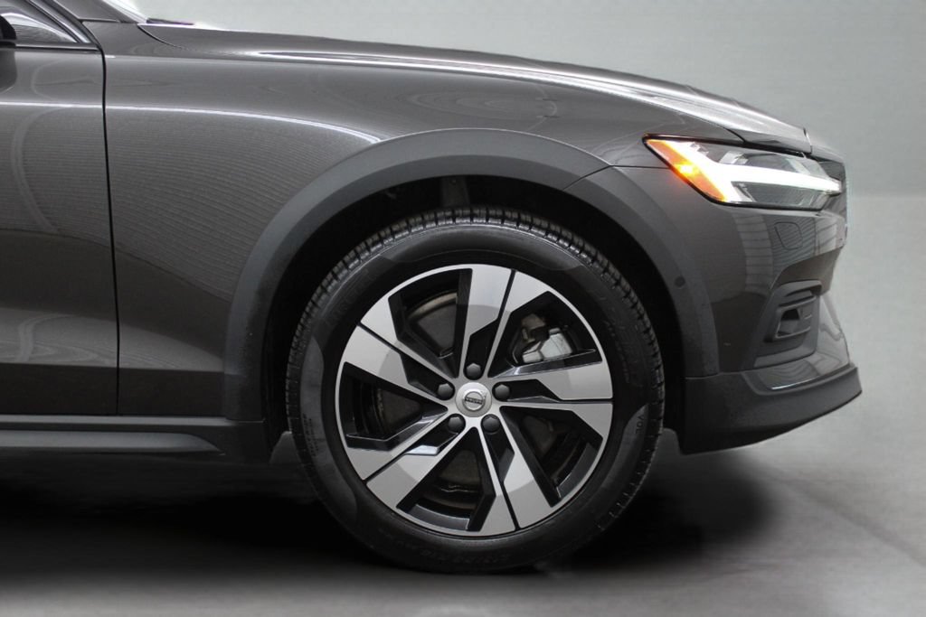 Certified 2023 Volvo V60 B5 Cross Country Plus w/ Climate Package AWD/4WD image 14