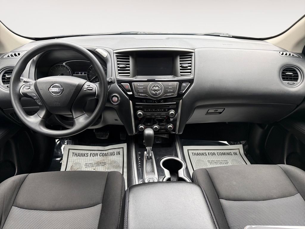 Used 2020 Nissan Pathfinder S image 16
