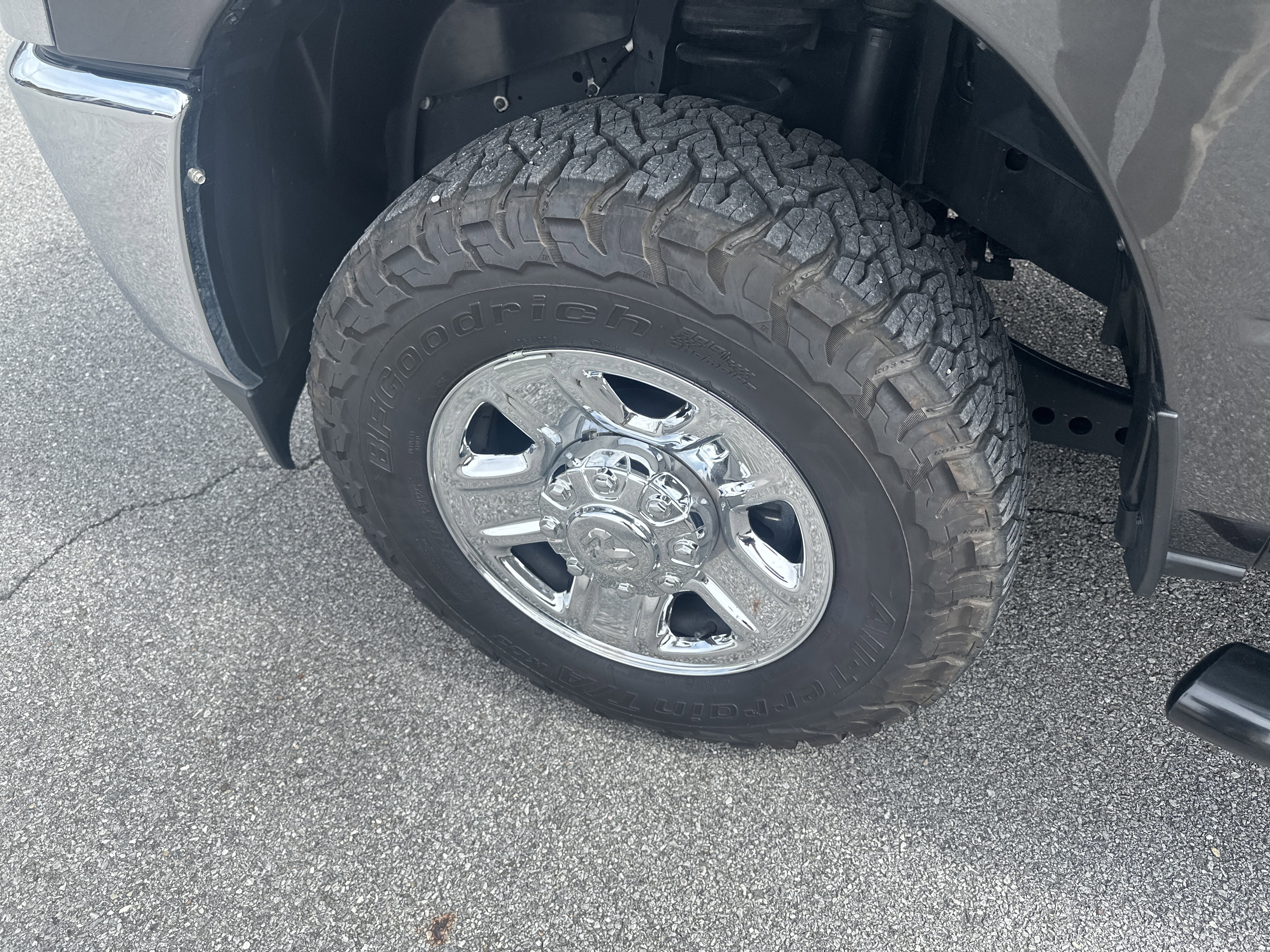 Used 2024 RAM 2500 Tradesman w/ Chrome Appearance Group AWD/4WD image 12