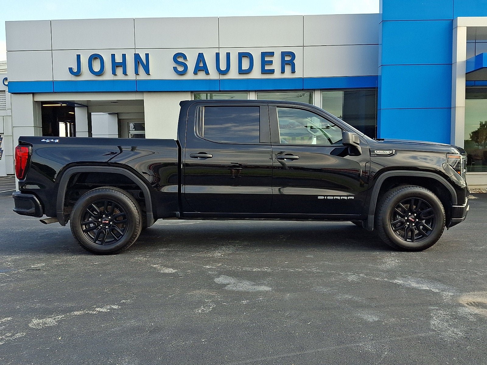Used 2024 GMC Sierra 1500 Pro w/ Graphite Edition AWD/4WD image 7
