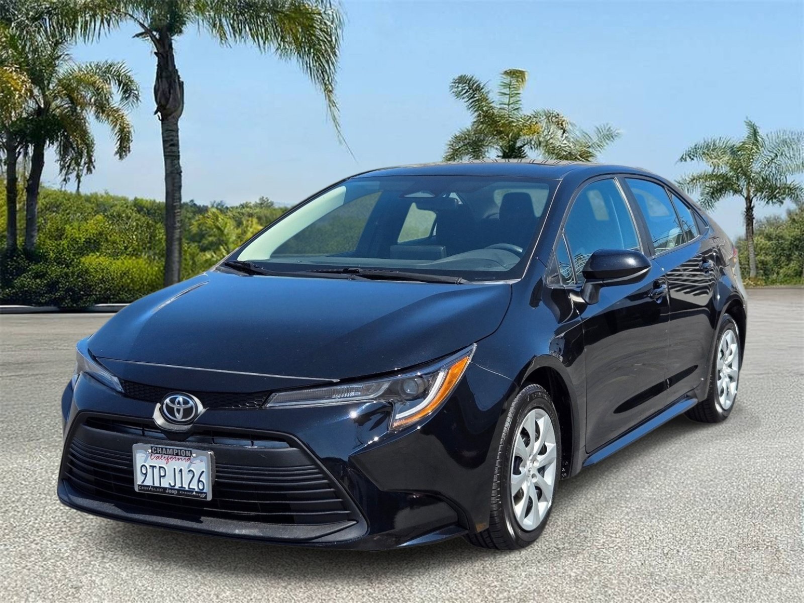 Used 2024 Toyota Corolla LE FWD image 3