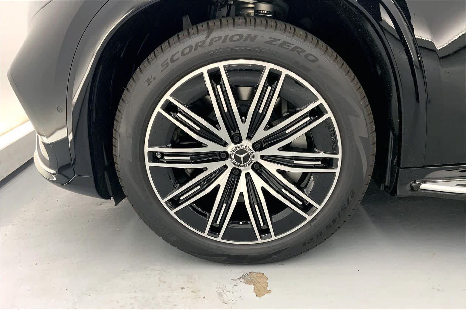 New 2027 Mercedes-Benz EQS 400 4MATIC SUV image 9
