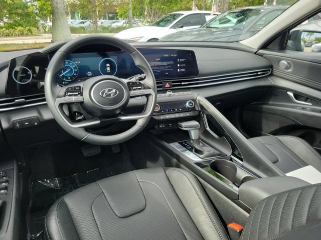 Certified 2023 Hyundai Elantra Limited FWD image 10