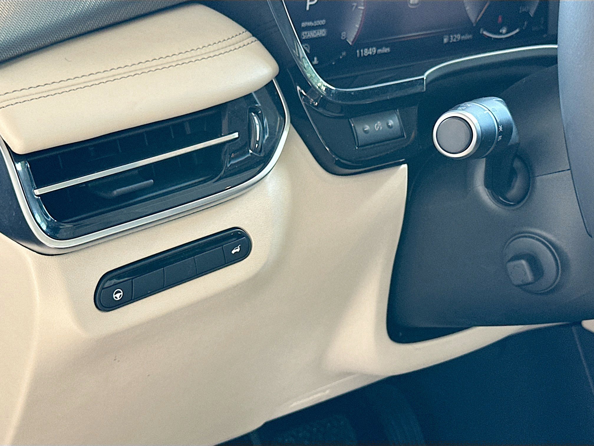 Used 2023 INFINITI QX60 Luxe w/ Cargo Package image 10