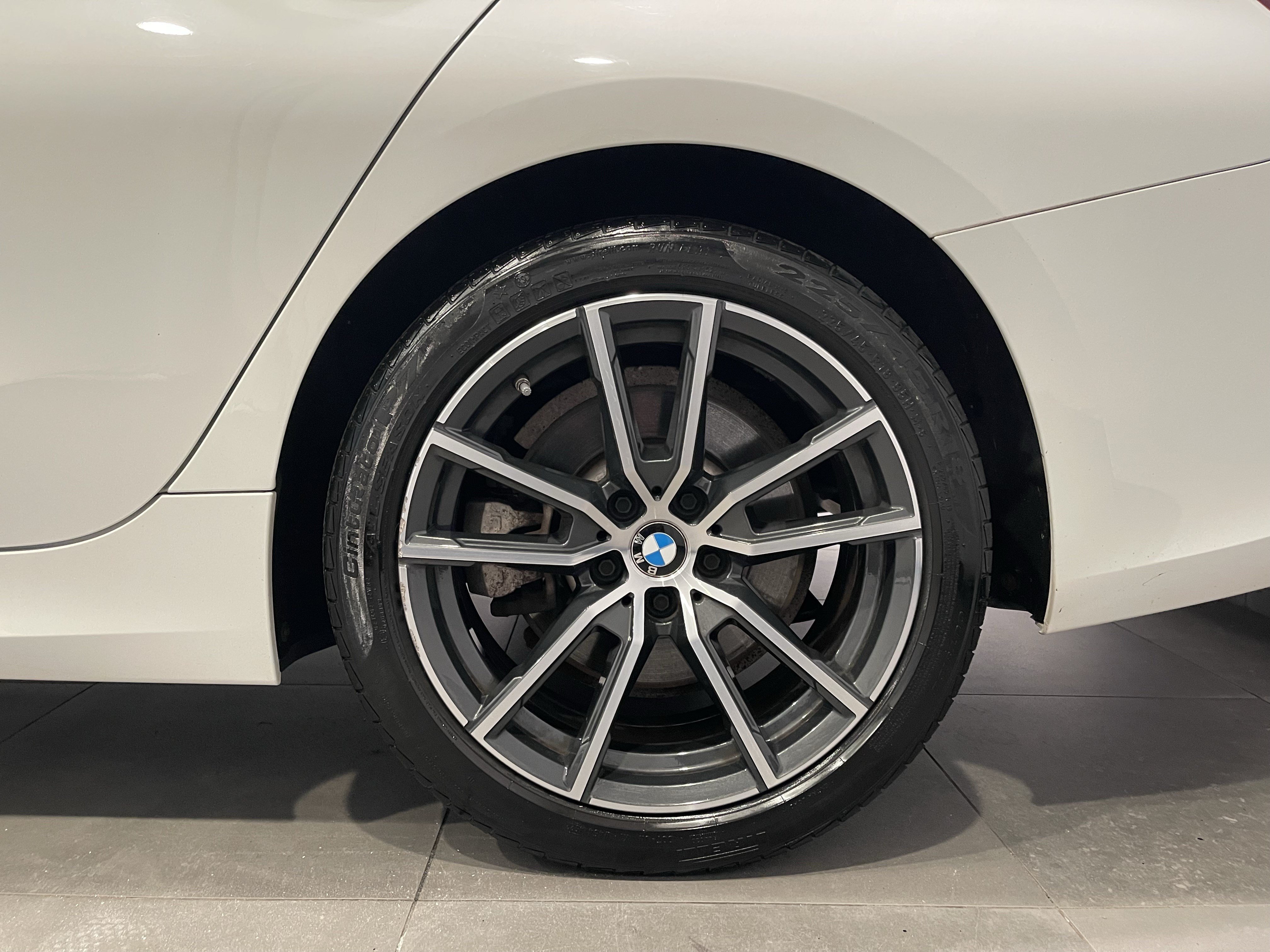 Used 2019 BMW 330i xDrive Sedan w/ Convenience Package AWD/4WD image 8