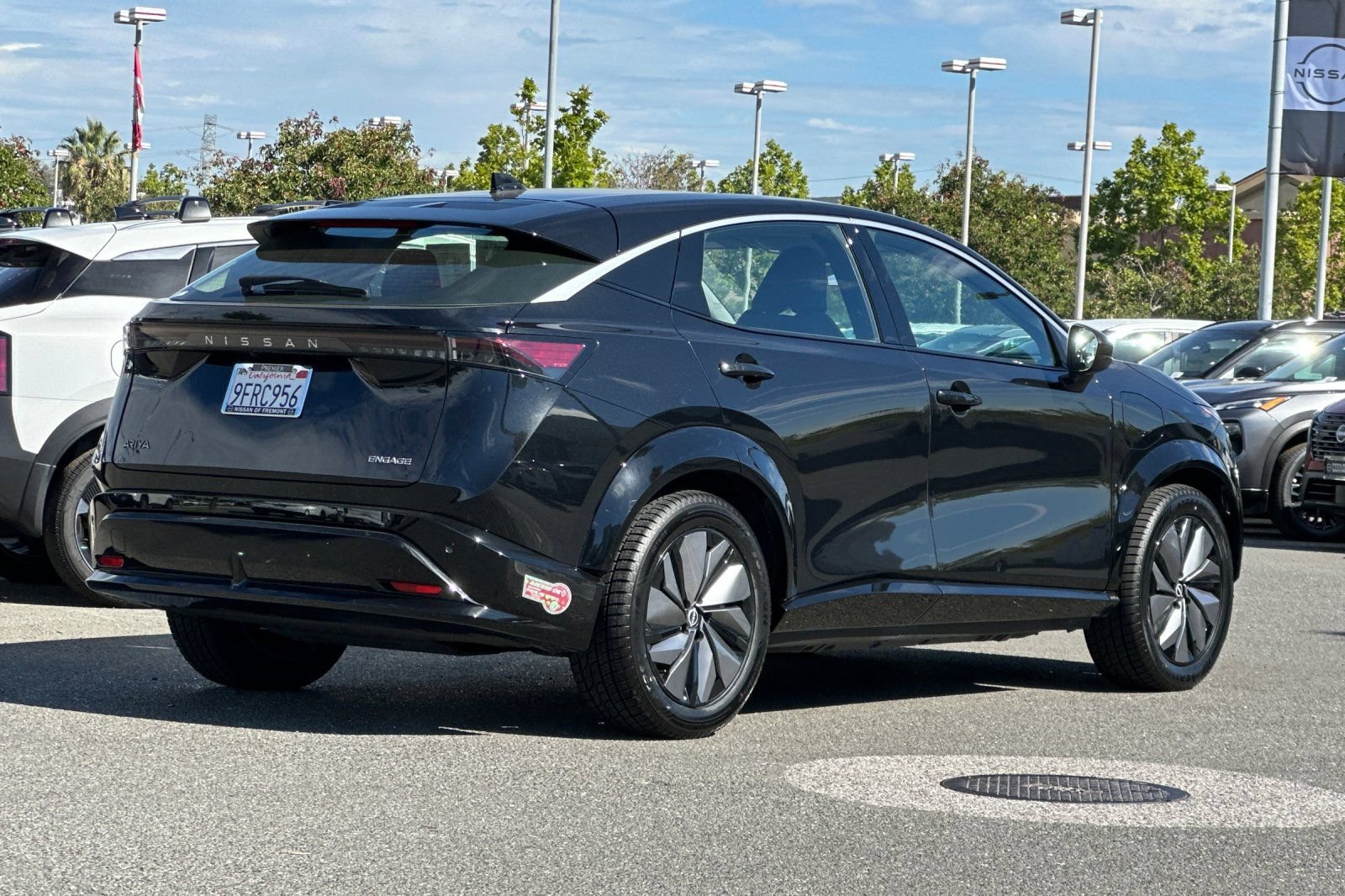 Certified 2023 Nissan Ariya FWD image 4
