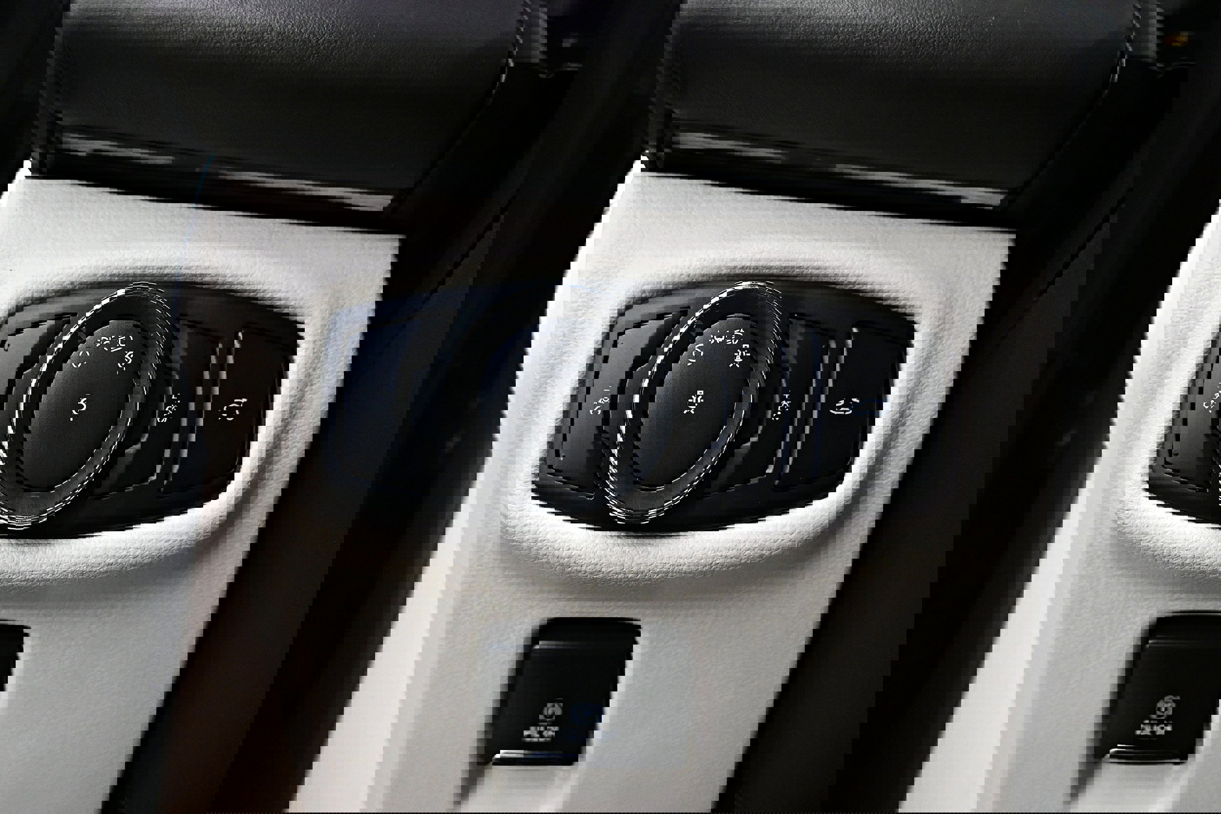 Used 2017 Lincoln MKZ Black Label w/ Technology Package image 9