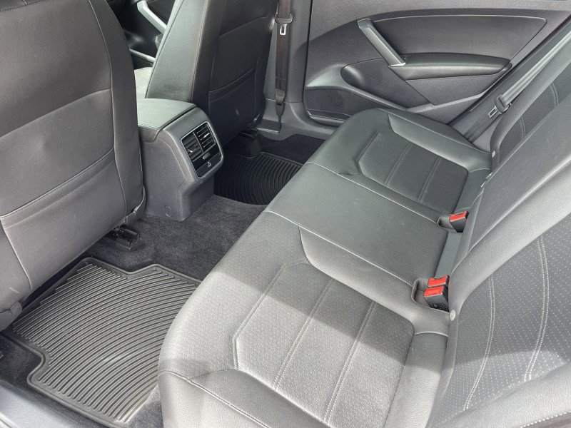 Used 2017 Volkswagen Passat 1.8T SE FWD image 11