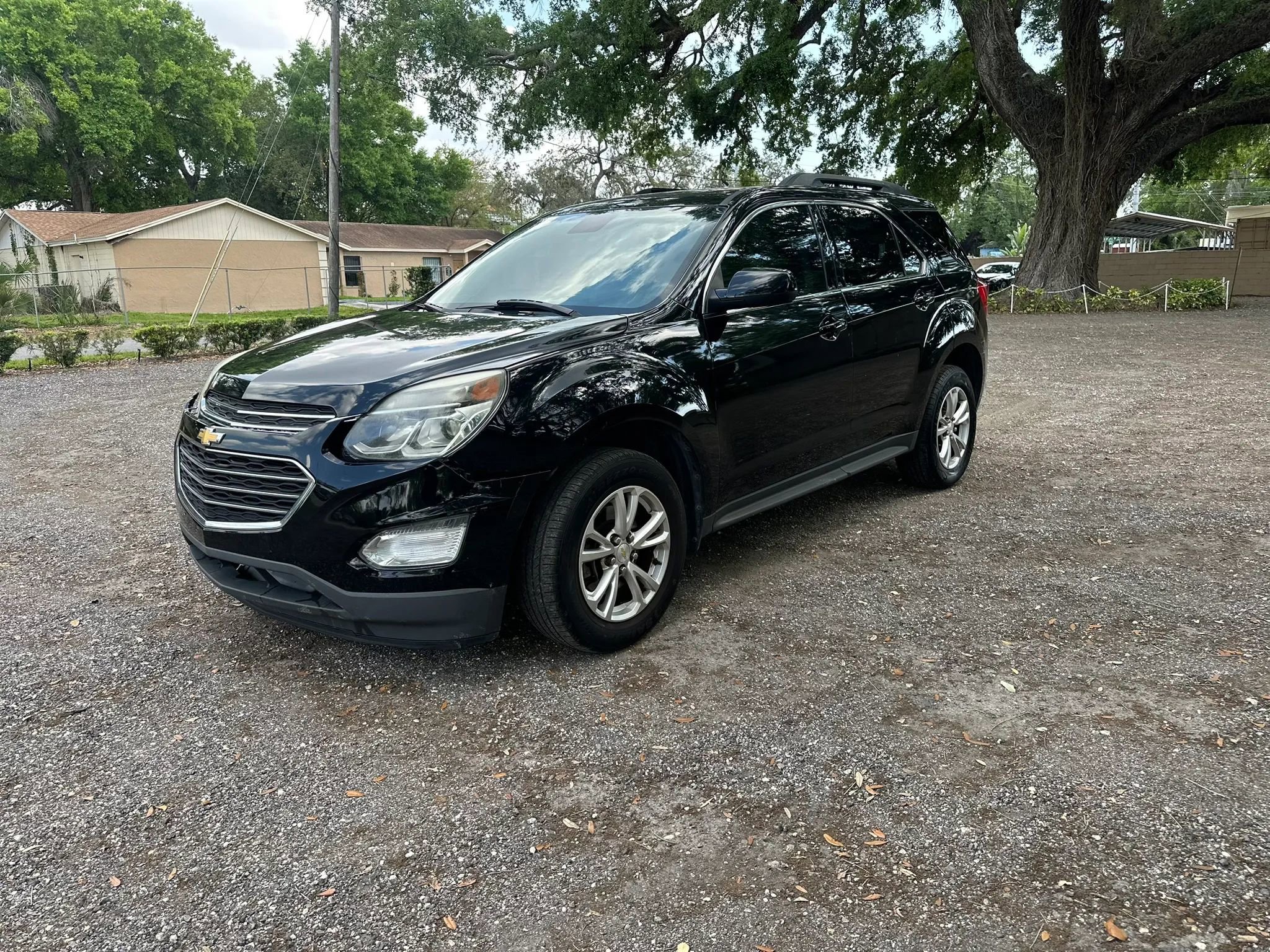 Used 2017 Chevrolet Equinox LT w/ Convenience Package FWD image 1