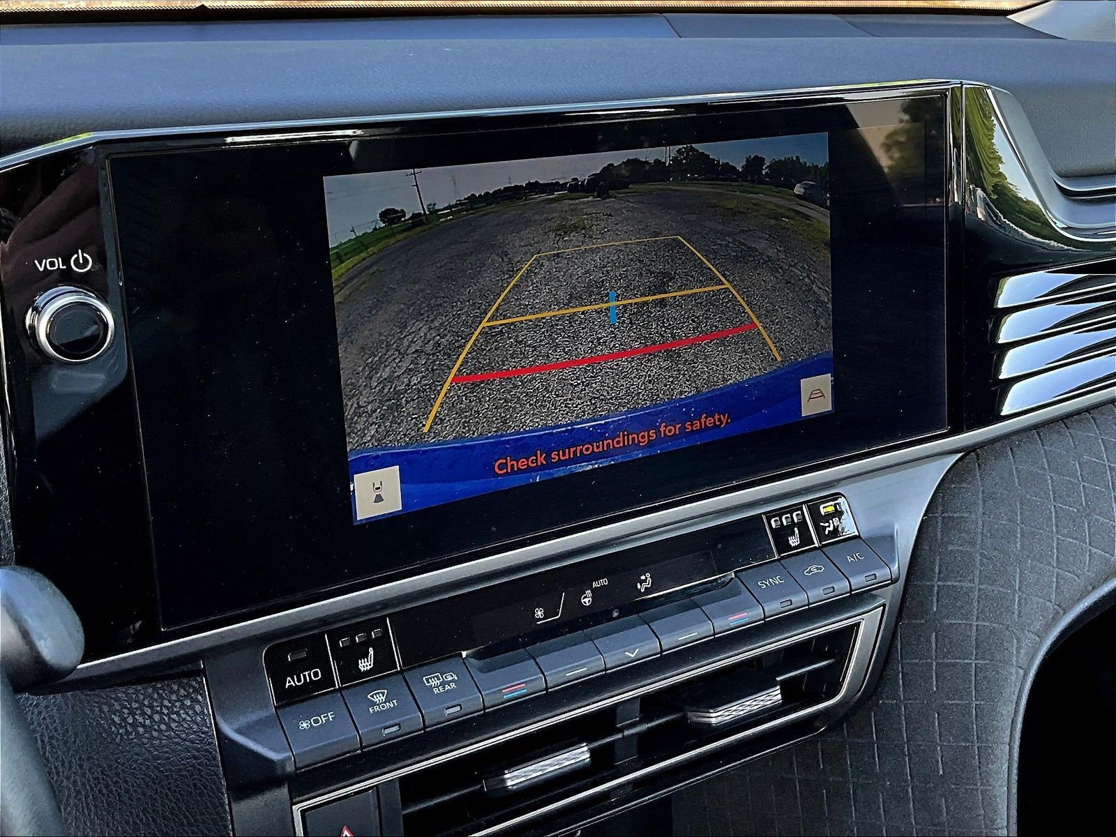 Used 2025 Toyota Camry XLE FWD image 14