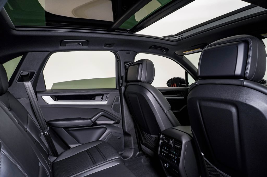 New 2026 Porsche Cayenne S AWD/4WD image 16