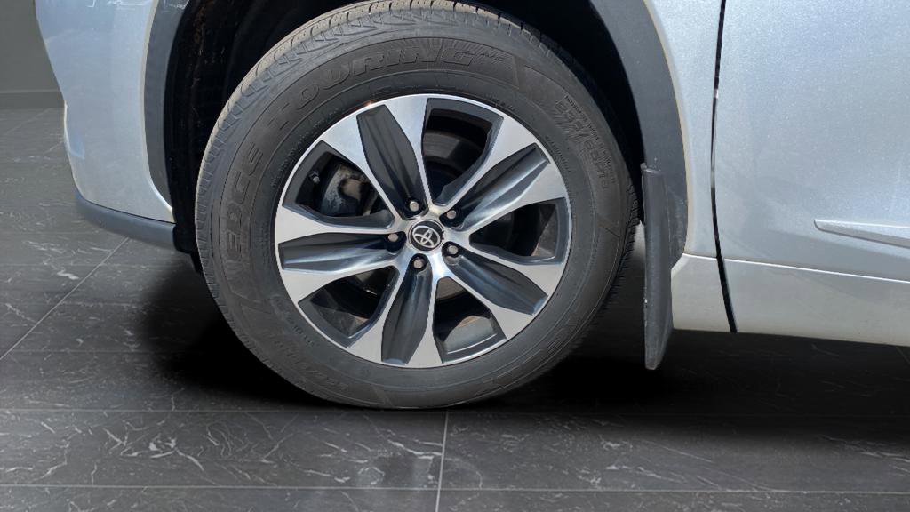 Used 2020 Toyota Highlander XLE image 36