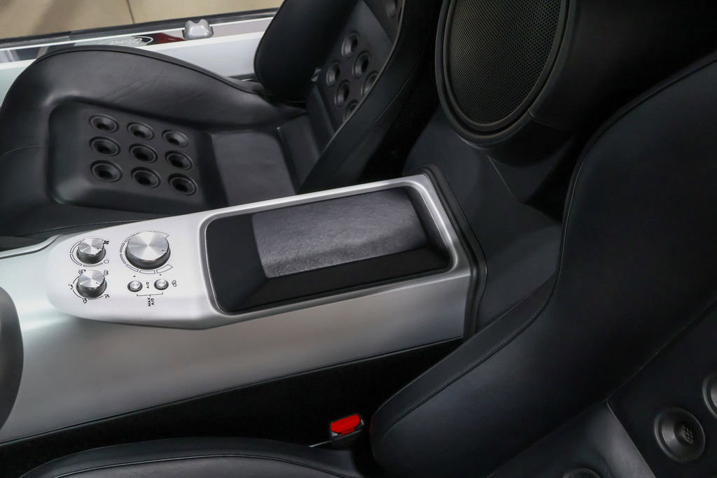 Used 2005 Ford GT image 32