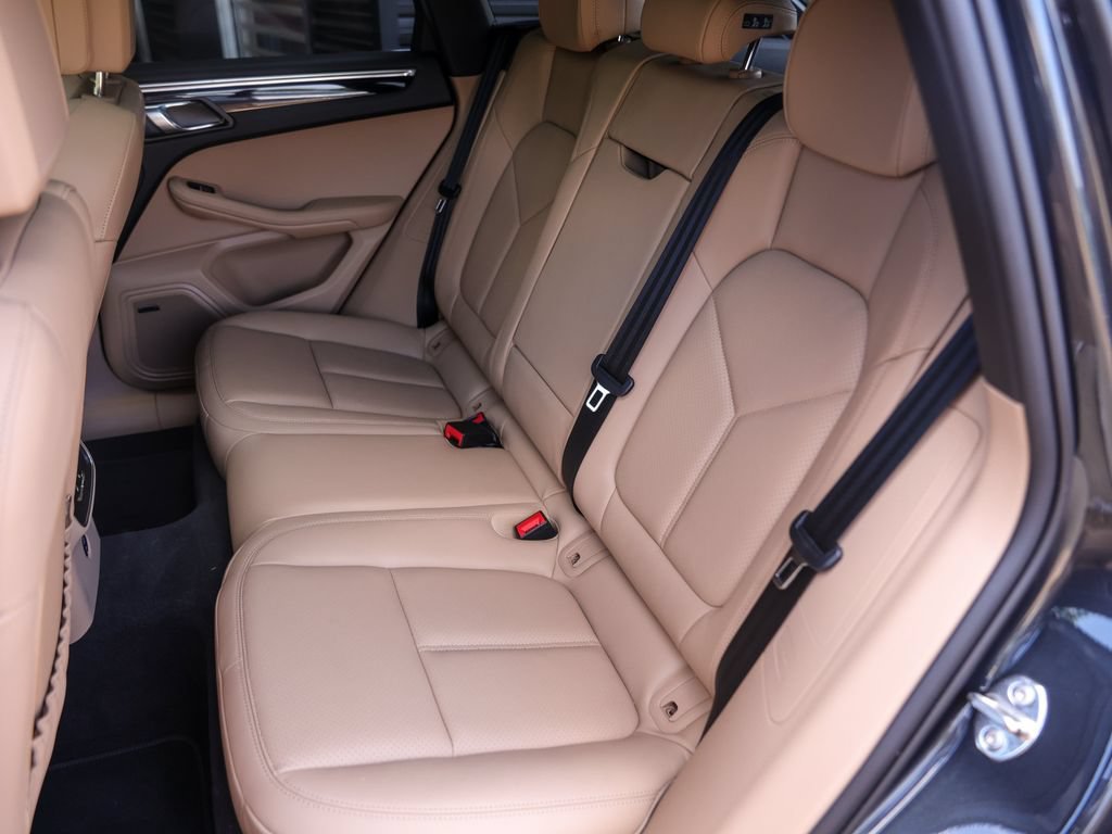 Certified 2026 Porsche Macan AWD/4WD image 69