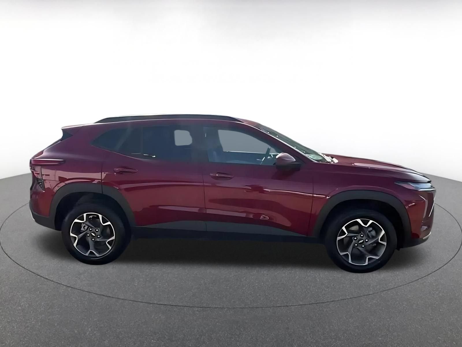 Used 2025 Chevrolet Trax LT w/ LT Convenience Package FWD image 15