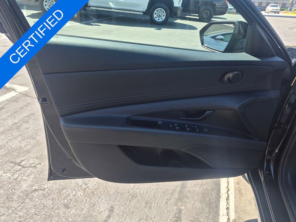 Used 2025 Hyundai Elantra SEL image 9