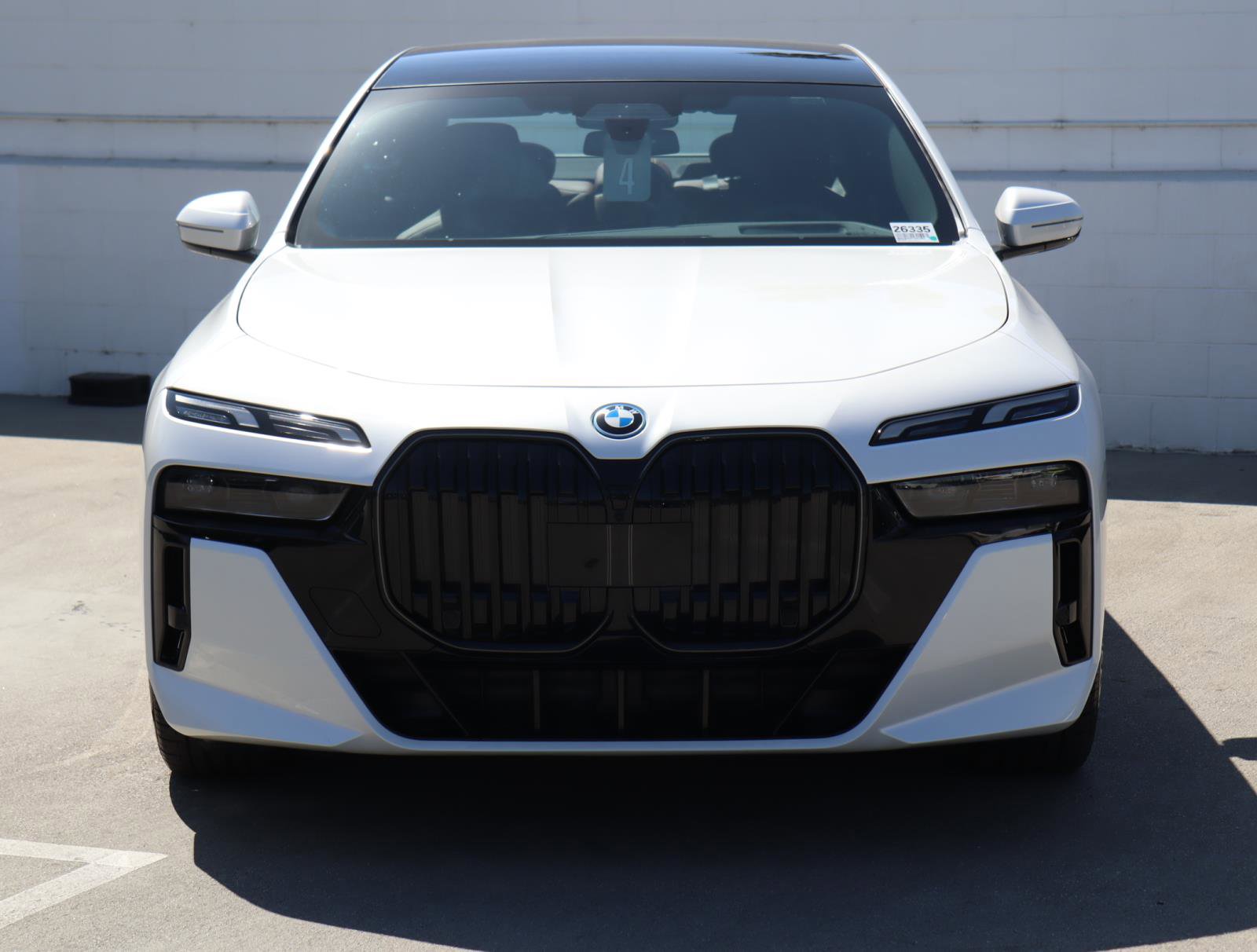 New 2026 BMW 750e xDrive image 3