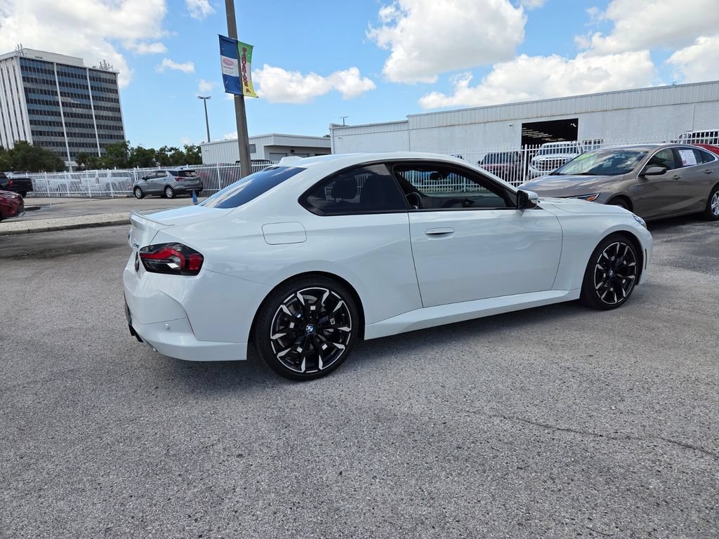 Used 2025 BMW 230i Coupe w/ M Sport Package RWD image 13