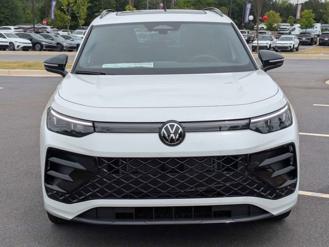 New 2026 Volkswagen Tiguan SE R-Line FWD image 9