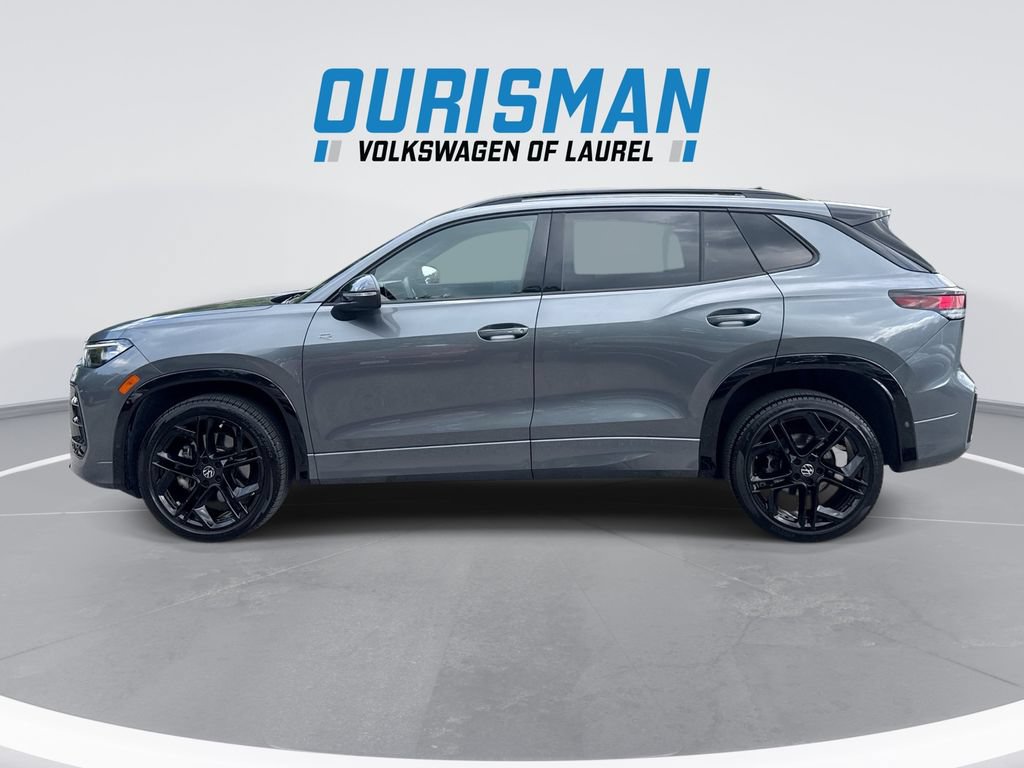 Used 2025 Volkswagen Tiguan SE R-Line AWD/4WD image 5