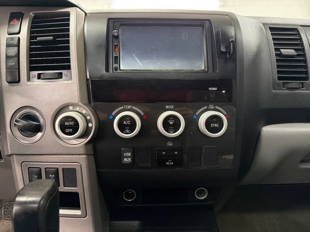 Used 2011 Toyota Sequoia SR5 AWD/4WD image 21