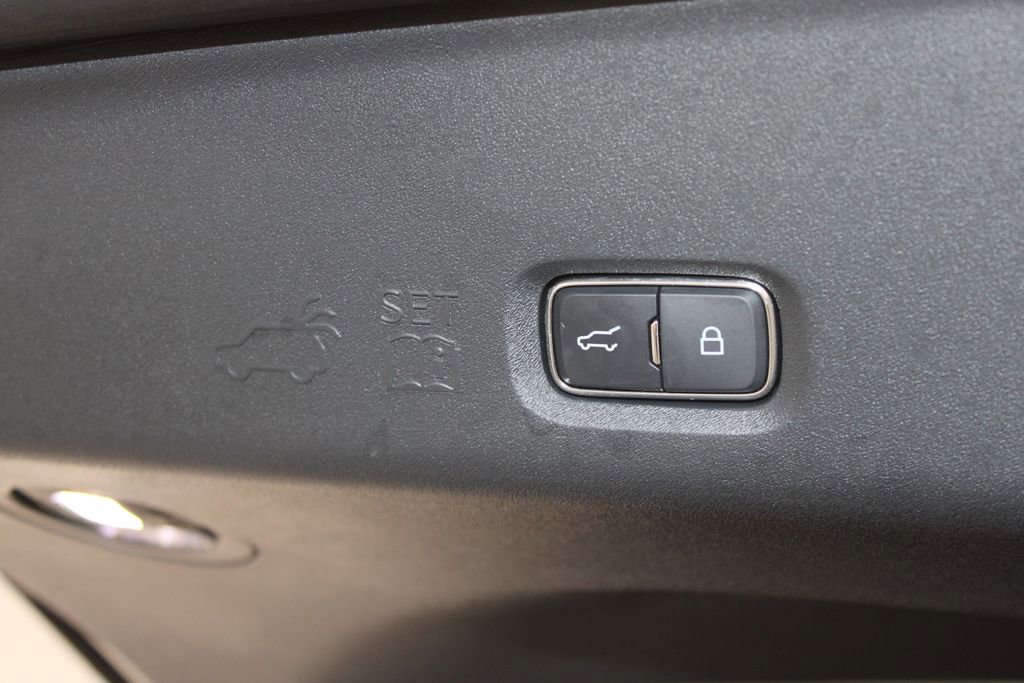 Used 2025 Lincoln Navigator Black Label AWD/4WD image 18