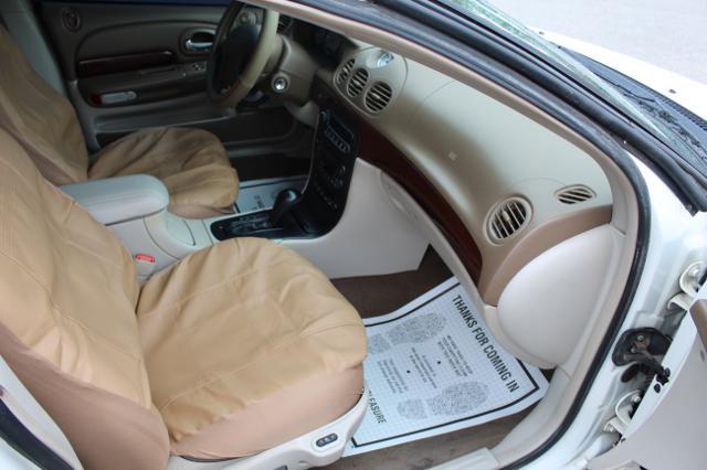 Used 2000 Chrysler 300M image 16