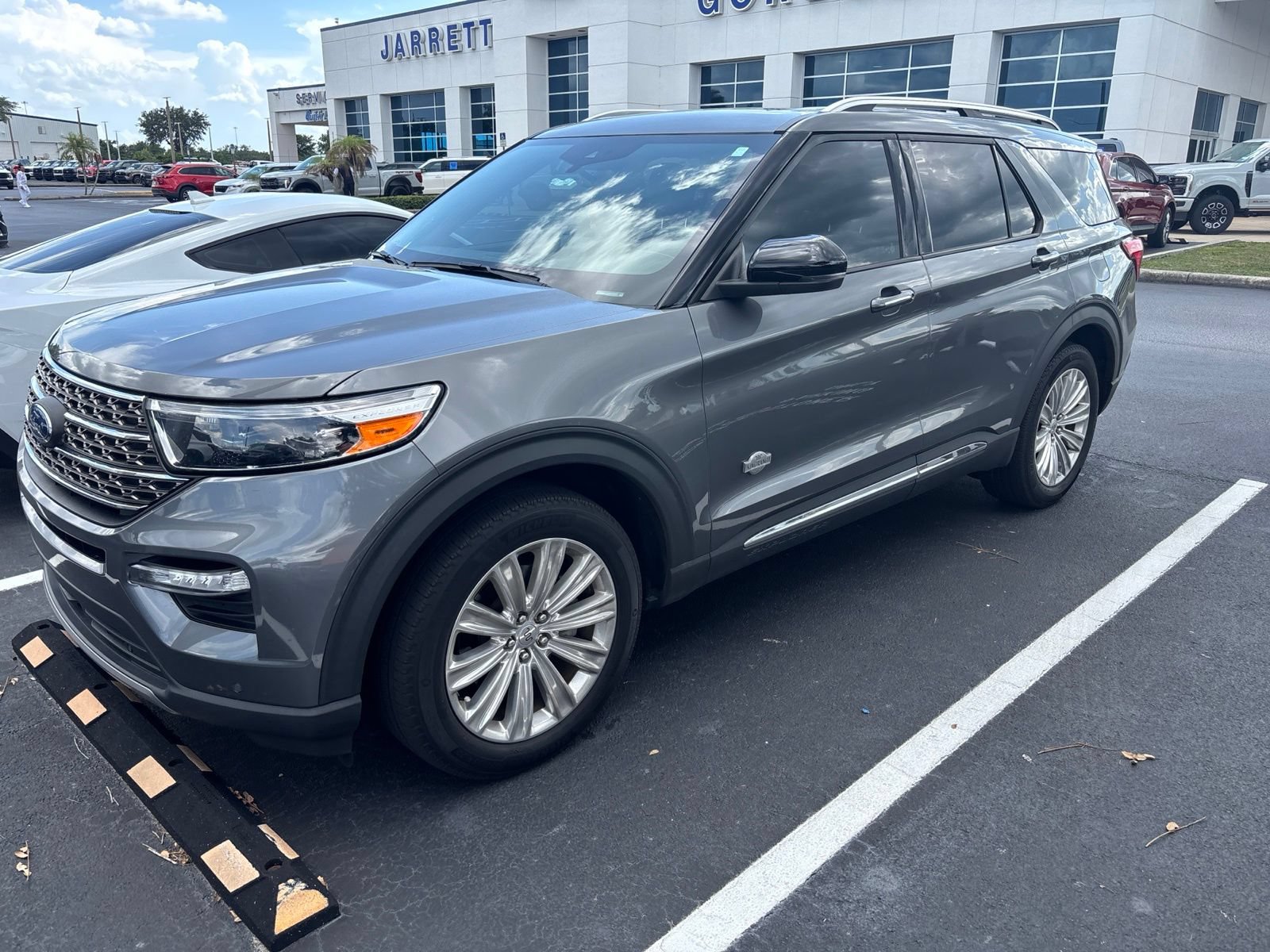 Used 2024 Ford Explorer King Ranch w/ Technology Package RWD image 2