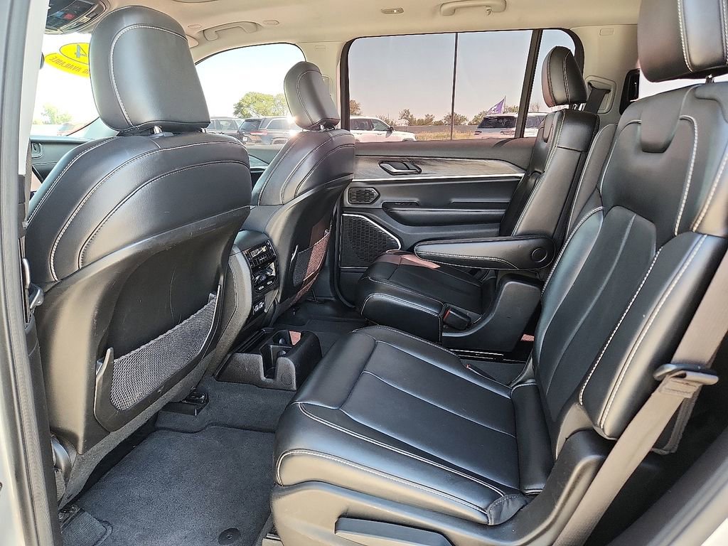 Used 2021 Jeep Grand Cherokee L Limited AWD/4WD image 16