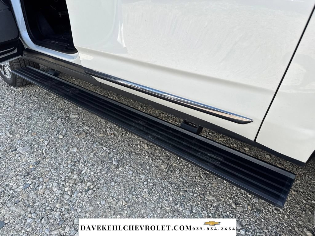 Used 2025 GMC Yukon XL Denali Ultimate w/ LPO, Illumination Package AWD/4WD image 49