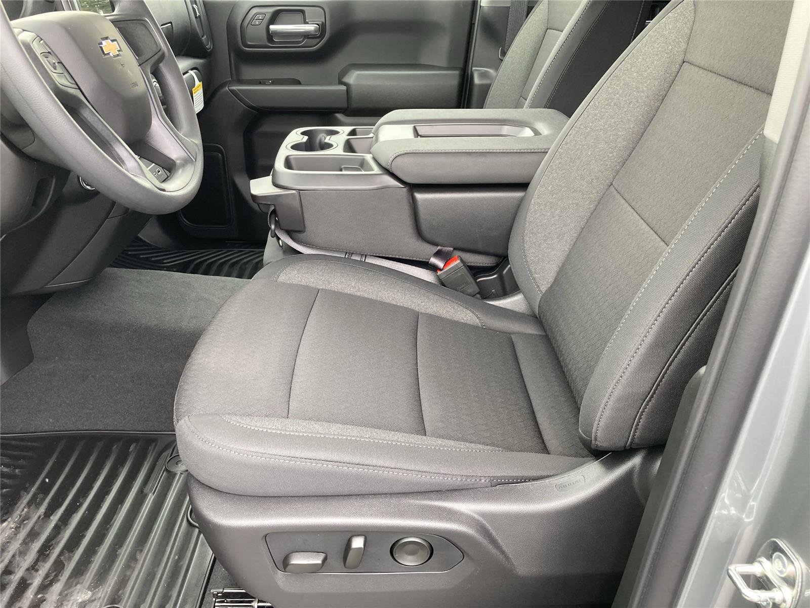 New 2026 Chevrolet Silverado 1500 Custom w/ LPO, Dark Essentials Package image 32