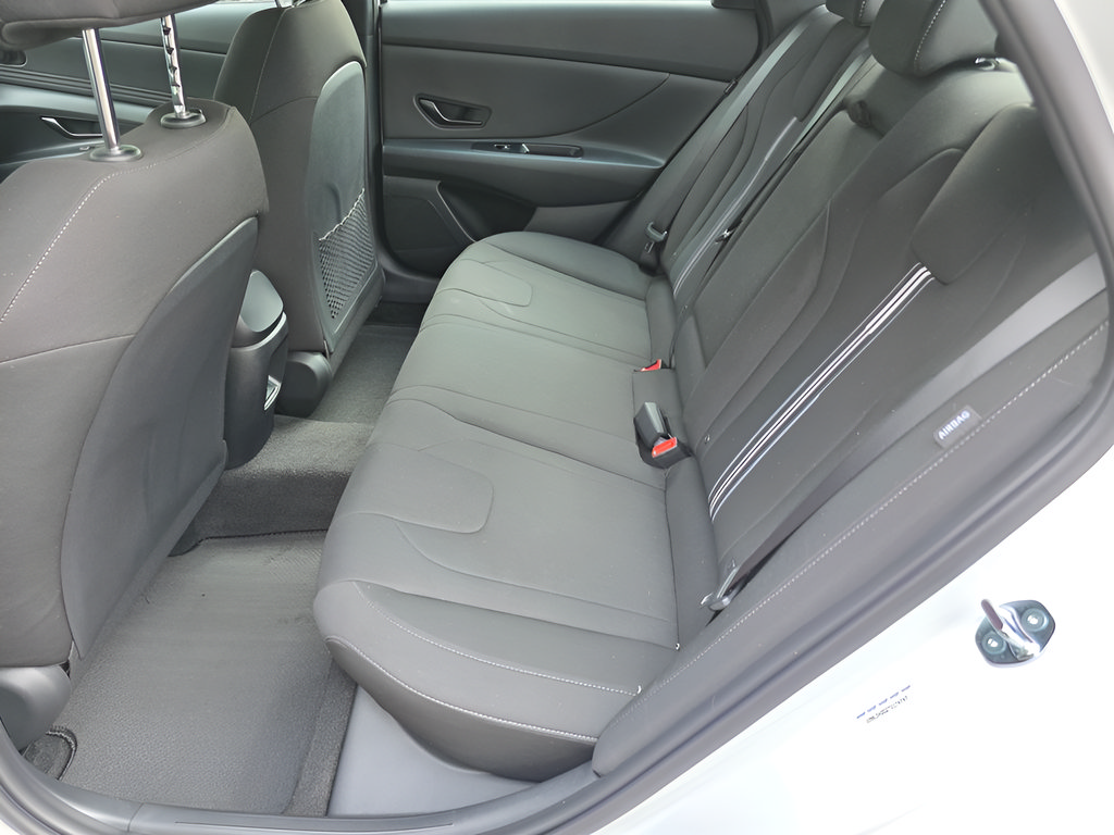 New 2026 Hyundai Elantra SEL Sport Premium FWD image 11