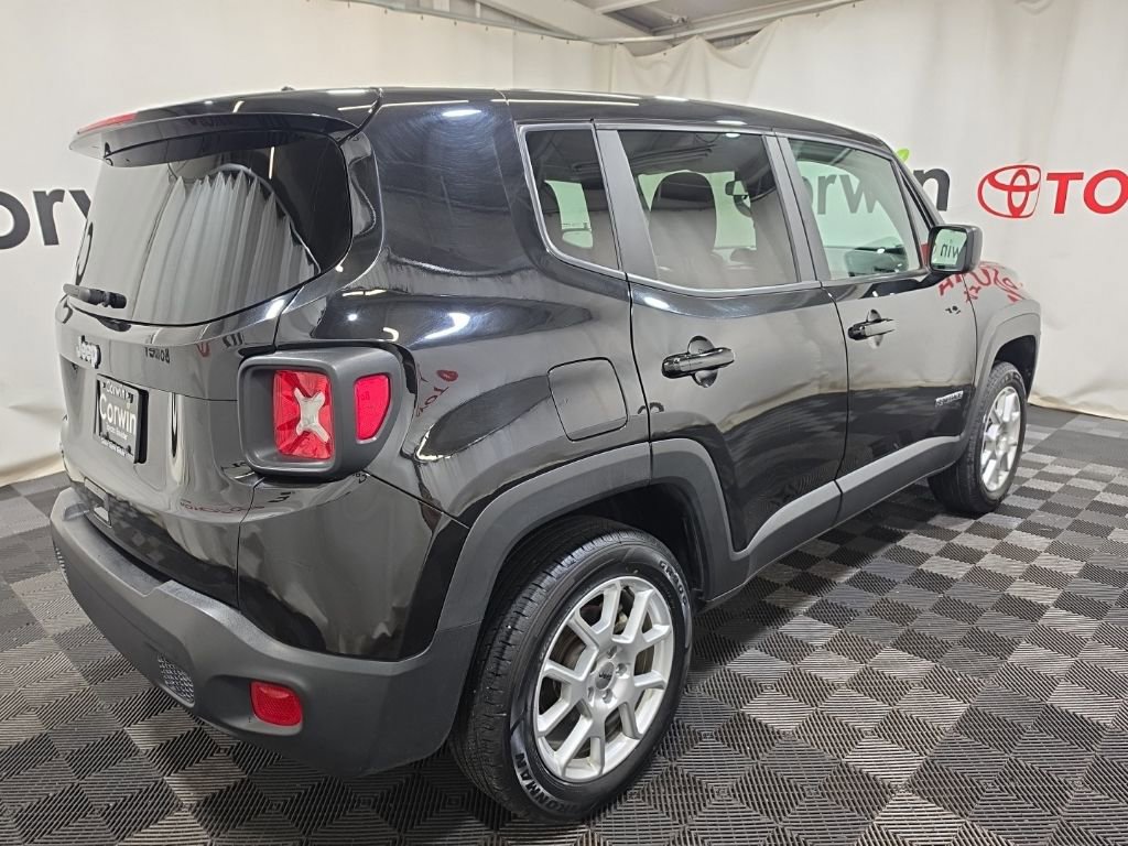 Used 2023 Jeep Renegade Latitude image 8
