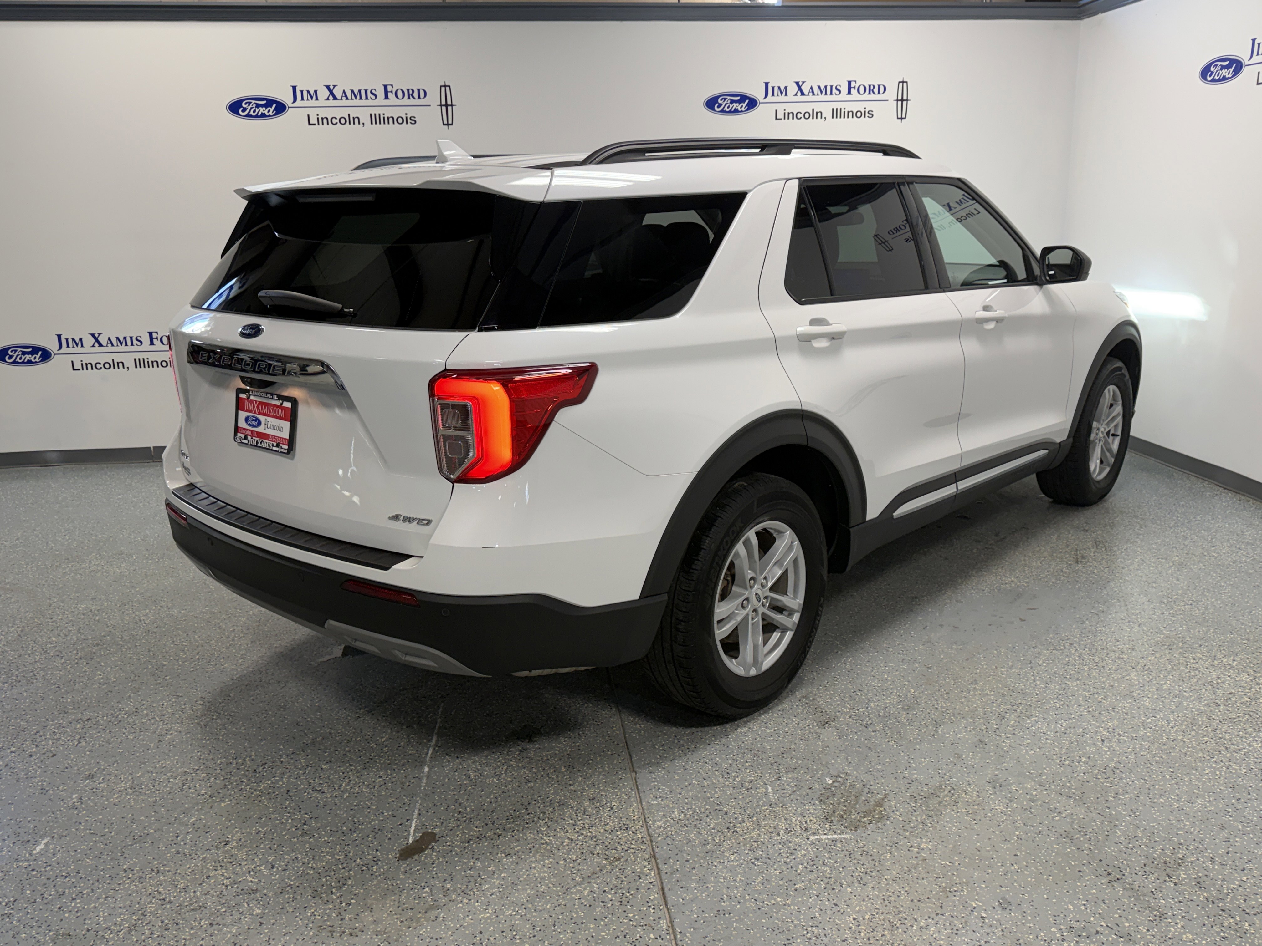 Used 2023 Ford Explorer XLT w/ Equipment Group 202A image 6