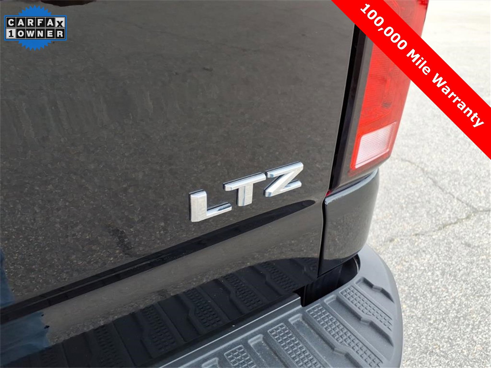 Used 2025 Chevrolet Silverado 3500 LTZ w/ LTZ Convenience Package image 10