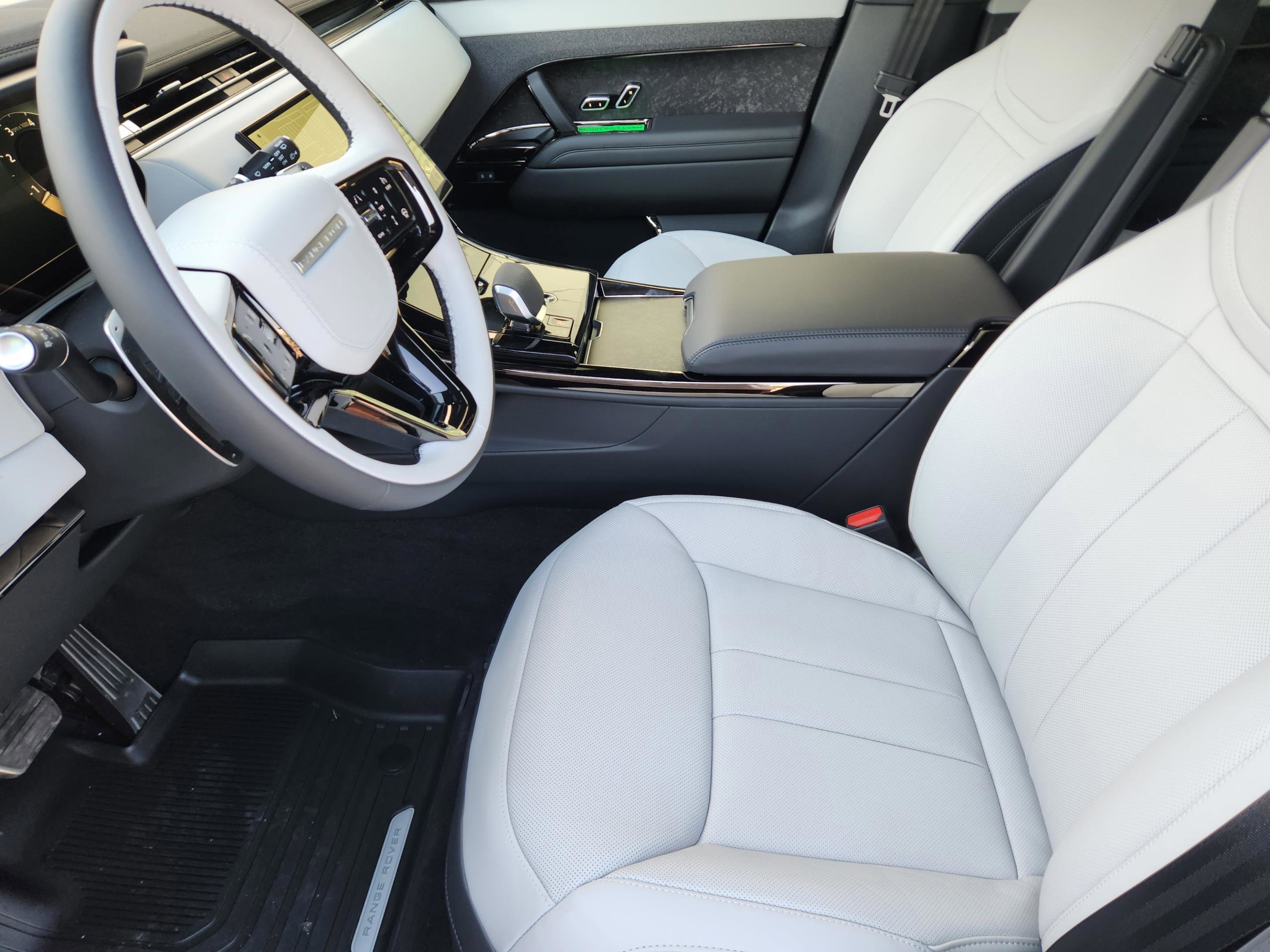 New 2026 Land Rover Range Rover Sport Dynamic SE AWD/4WD image 8