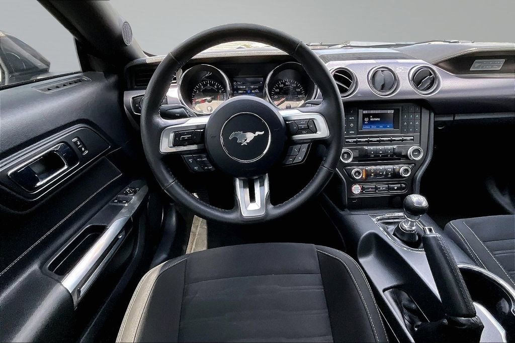 Used 2015 Ford Mustang GT RWD image 5