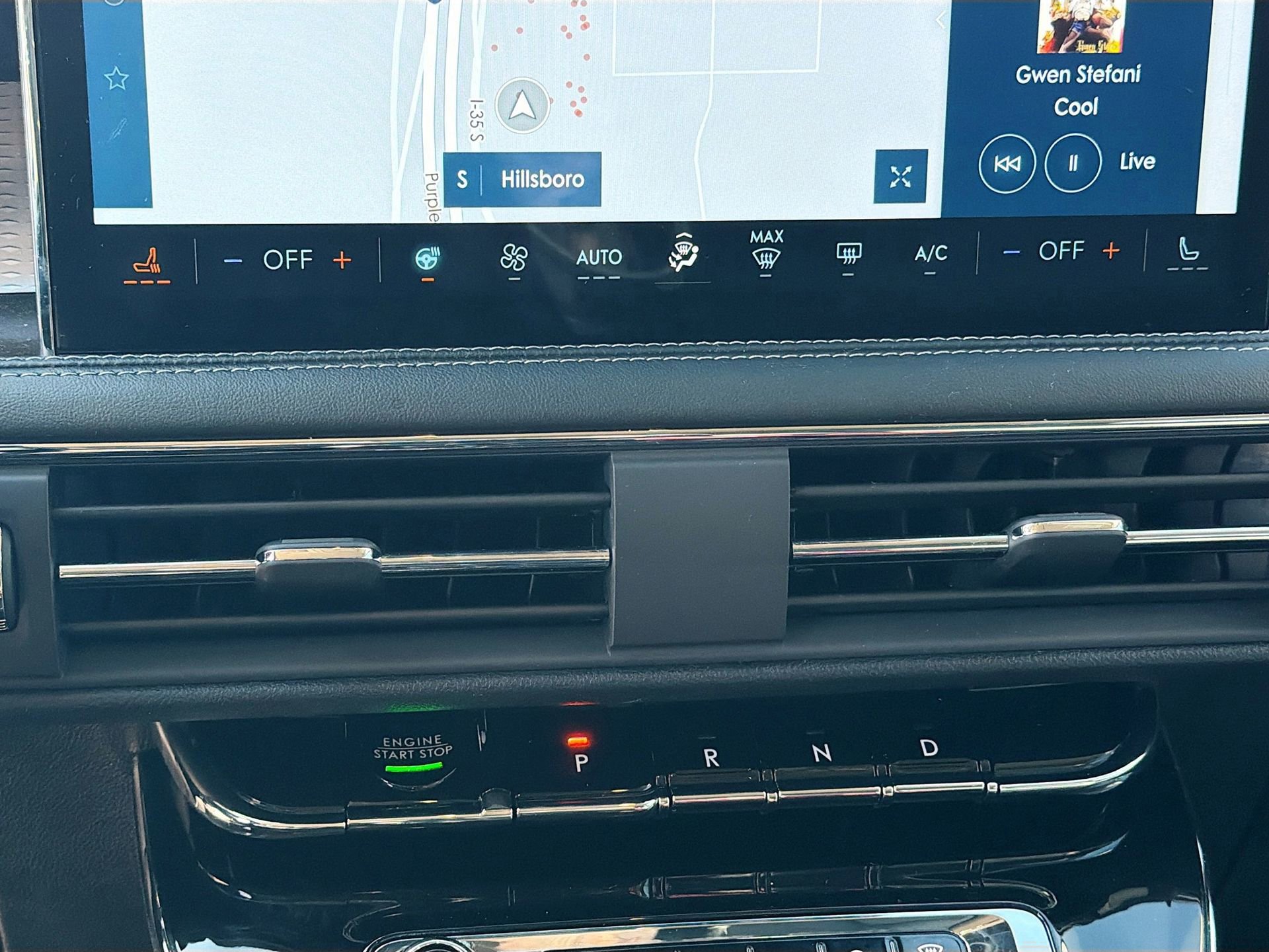 Used 2025 Lincoln Corsair Reserve image 25